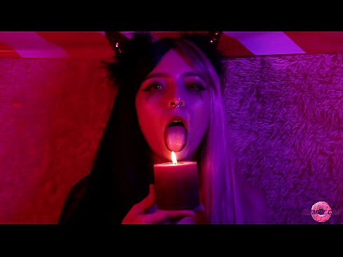 ❤️ Blowjob Passionate ji Sexy Succubus bi Têrkirina Devê Vîdyoyê seksî li me