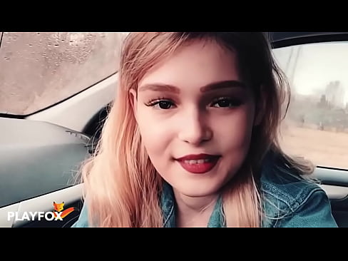 ❤️ Keçika seksî bi kêfxweşî qerta dakêşanê dimije Vîdyoyê seksî li me